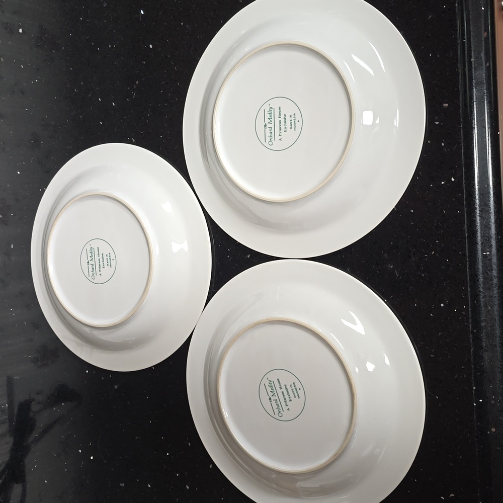 Princess House Orchard Medley Pattern.  Set of 3. 8" Plates - Picture 3 of 4